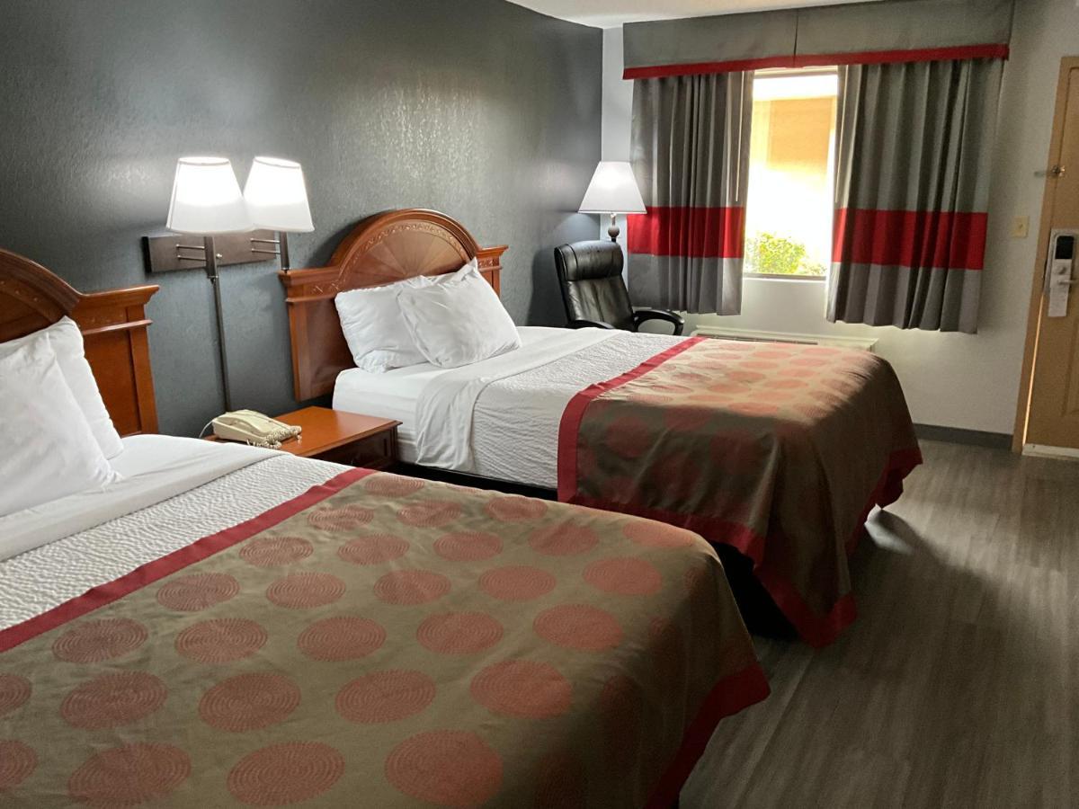 Ramada By Wyndham Macon Exterior foto