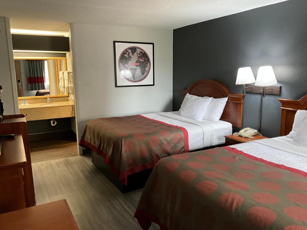 Ramada By Wyndham Macon Exterior foto