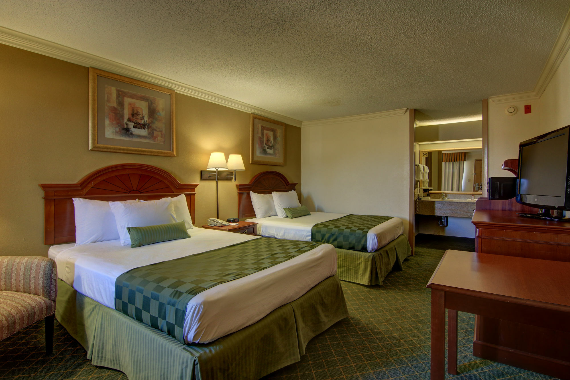Ramada By Wyndham Macon Exterior foto
