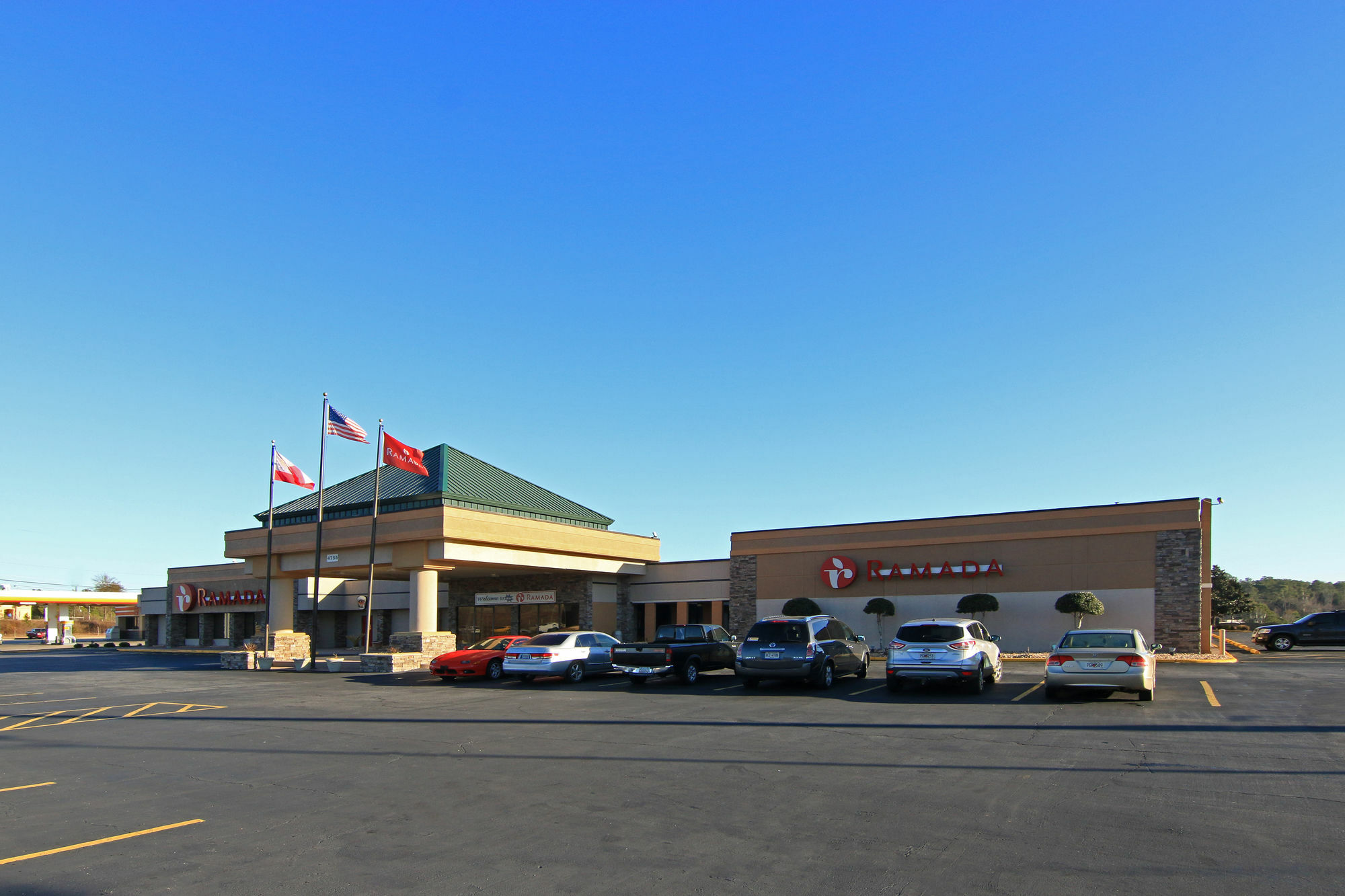Ramada By Wyndham Macon Exterior foto